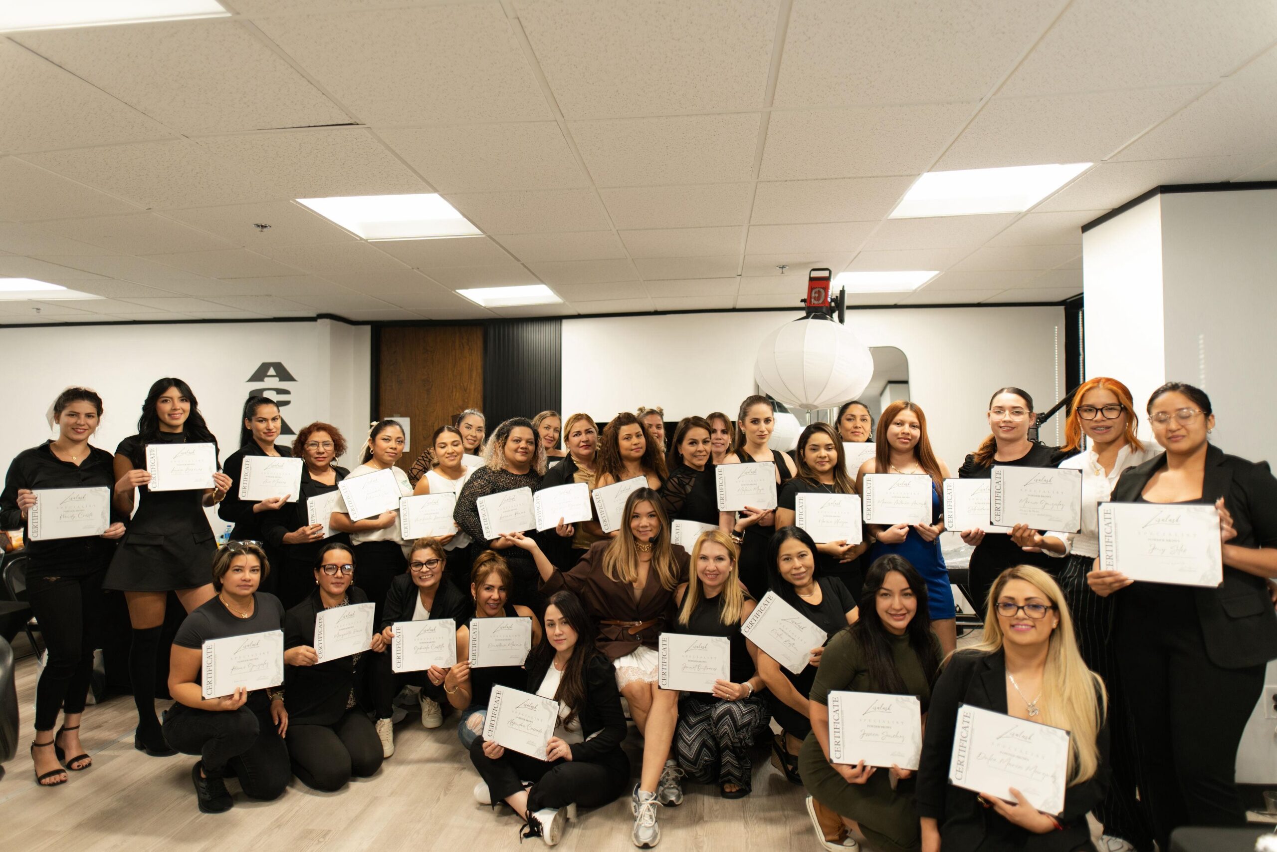 Clase LISALASH Studio Academy